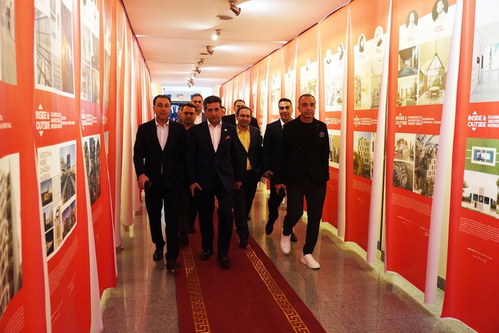 نمایشگاه معماری با عنوان inside & outside
