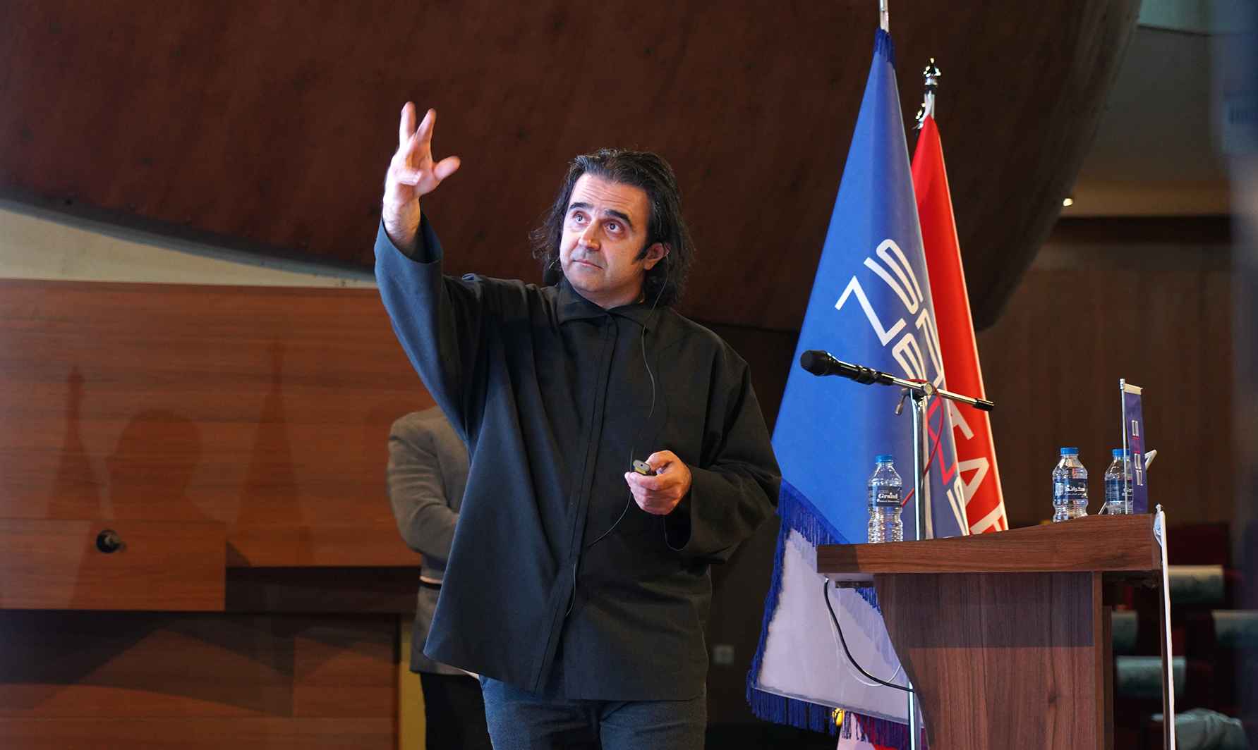 هومن بالازاده، معمار